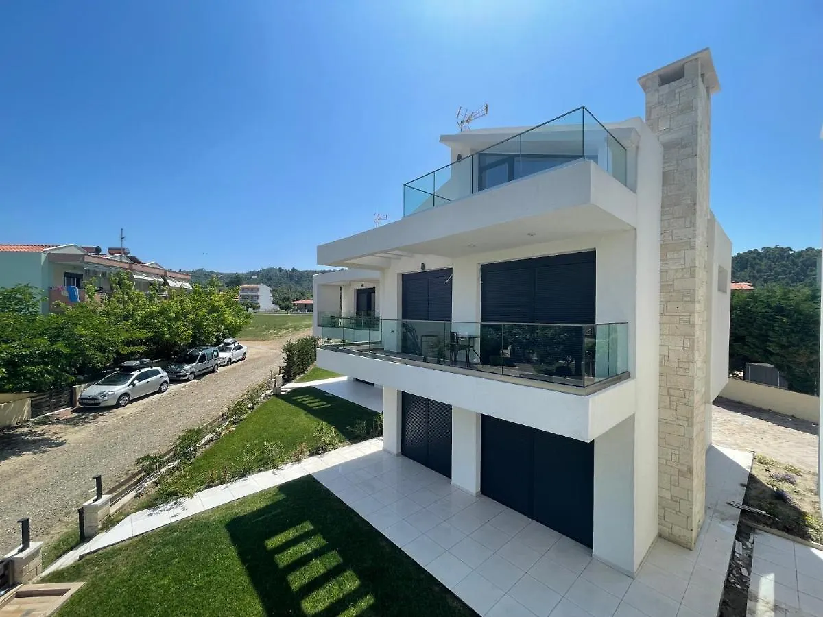 Villa Camelia By The Sea Polychrono