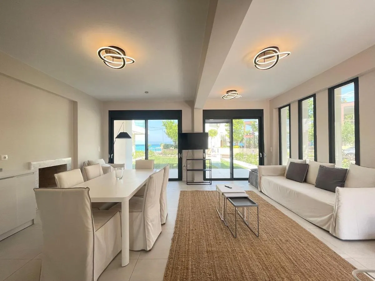 Villa Camelia By The Sea Polychrono